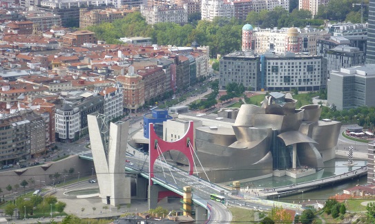 Blick auf Bilbao und Guggenheim-Museum
